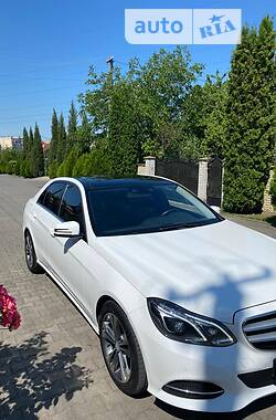 Седан Mercedes-Benz E-Class 2013 в Черновцах