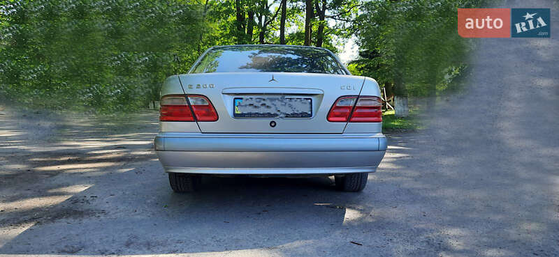 Седан Mercedes-Benz E-Class 1999 в Львові