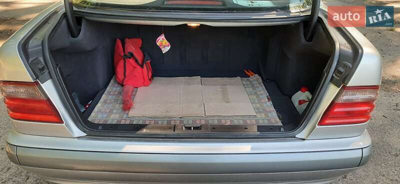 Седан Mercedes-Benz E-Class 1999 в Львові