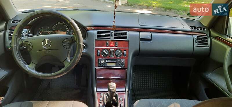 Седан Mercedes-Benz E-Class 1999 в Львові