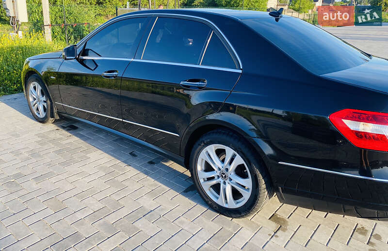 Седан Mercedes-Benz E-Class 2011 в Луцке