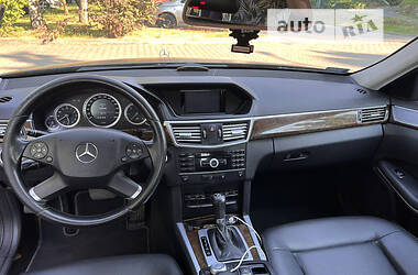 Седан Mercedes-Benz E-Class 2010 в Калуше