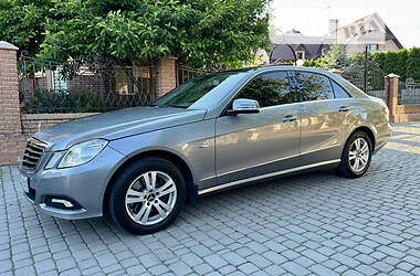 Седан Mercedes-Benz E-Class 2009 в Черновцах