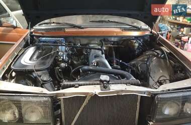 Седан Mercedes-Benz E-Class 1979 в 