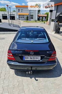 Седан Mercedes-Benz E-Class 2003 в Староконстантинове