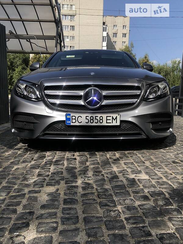 Седан Mercedes-Benz E-Class 2016 в Львове