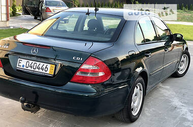 Седан Mercedes-Benz E-Class 2005 в Бучаче