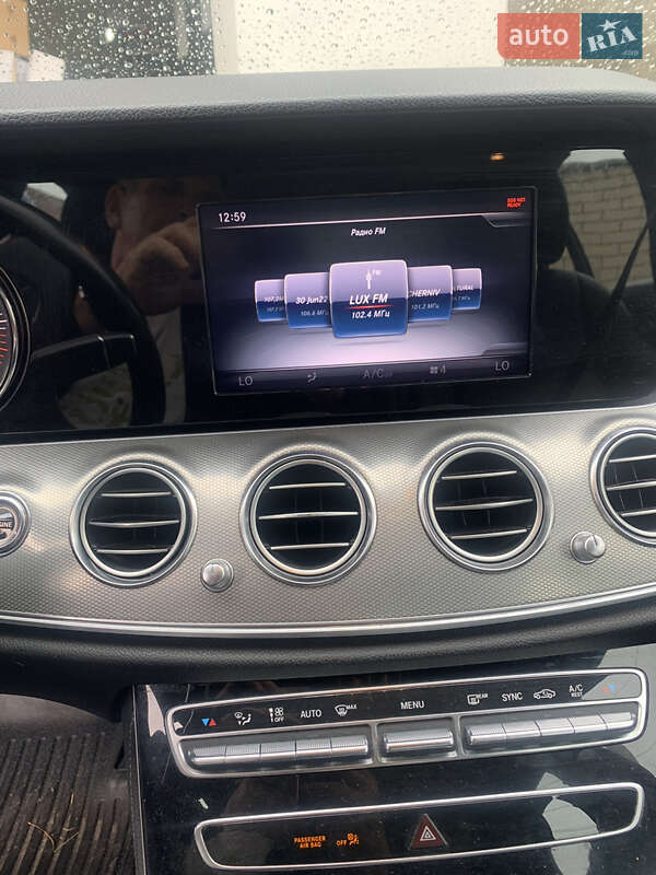 Седан Mercedes-Benz E-Class 2016 в Черновцах