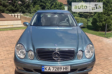 Седан Mercedes-Benz E-Class 2003 в Києві