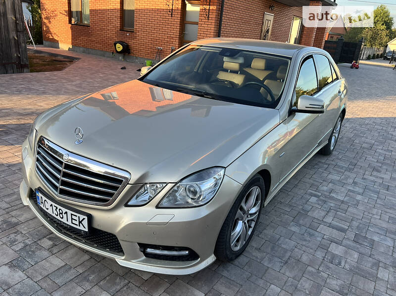 Седан Mercedes-Benz E-Class 2011 в Луцьку