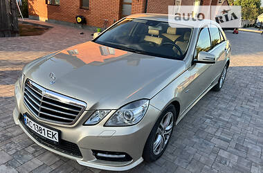 Седан Mercedes-Benz E-Class 2011 в Луцке