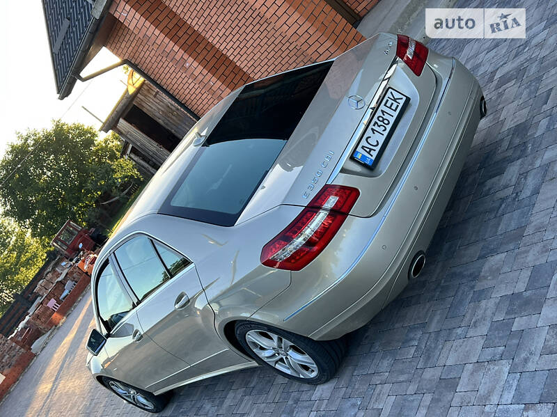 Седан Mercedes-Benz E-Class 2011 в Луцьку