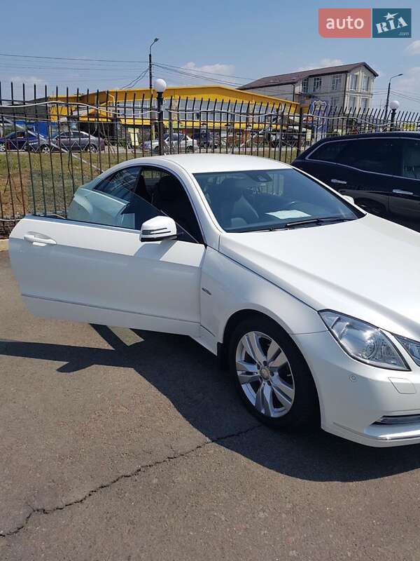 Купе Mercedes-Benz E-Class 2011 в Киеве