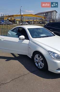 Купе Mercedes-Benz E-Class 2011 в 
