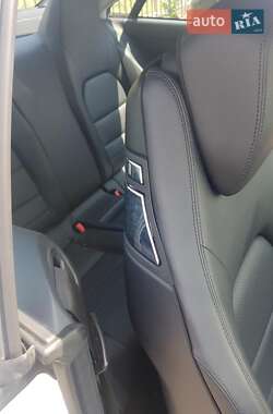 Купе Mercedes-Benz E-Class 2011 в 