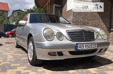 Седан Mercedes-Benz E-Class 2000 в Виннице