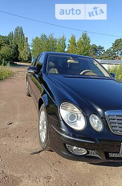 Седан Mercedes-Benz E-Class 2008 в Чернігові