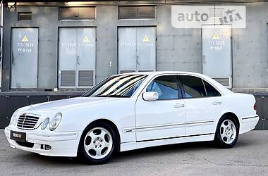 Седан Mercedes-Benz E-Class 2000 в 