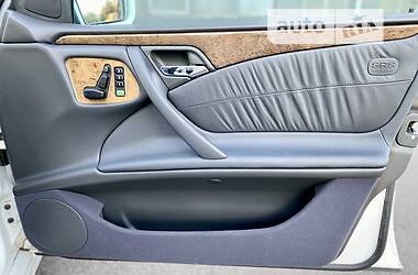 Седан Mercedes-Benz E-Class 2000 в 