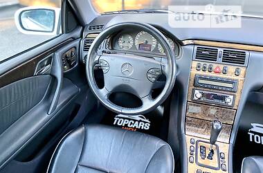 Седан Mercedes-Benz E-Class 2000 в 
