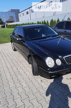 Седан Mercedes-Benz E-Class 2001 в Белой Церкви