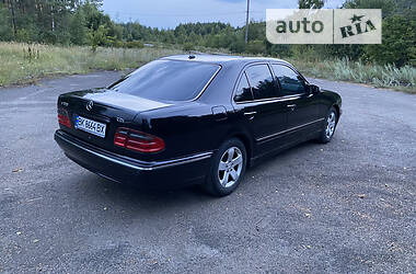 Седан Mercedes-Benz E-Class 2001 в Костополе