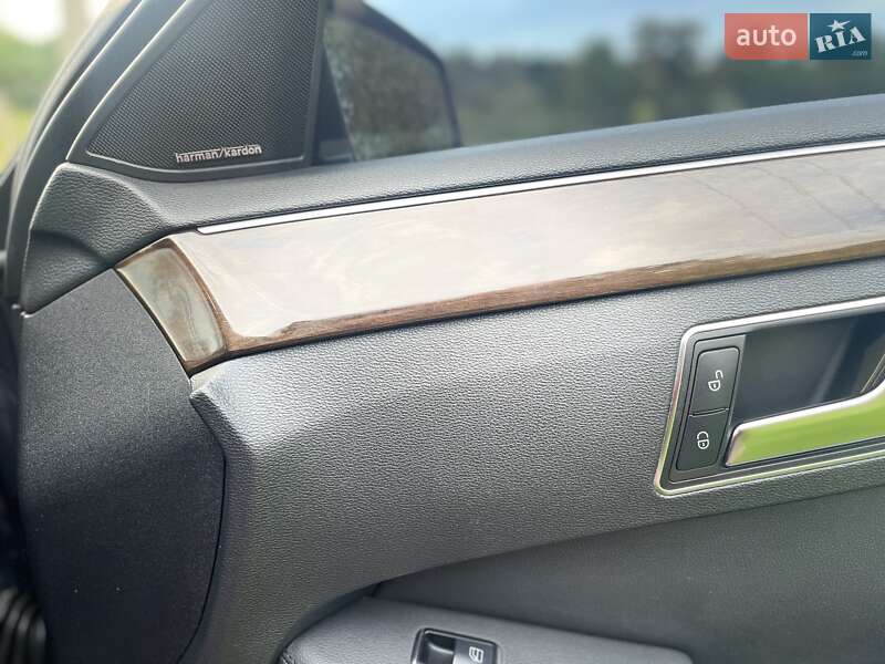 Седан Mercedes-Benz E-Class 2012 в Харькове