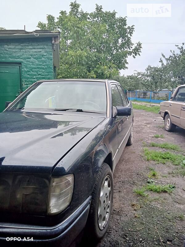 Седан Mercedes-Benz E-Class 1994 в Монастирищеві