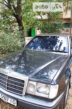 Седан Mercedes-Benz E-Class 1992 в Береговому