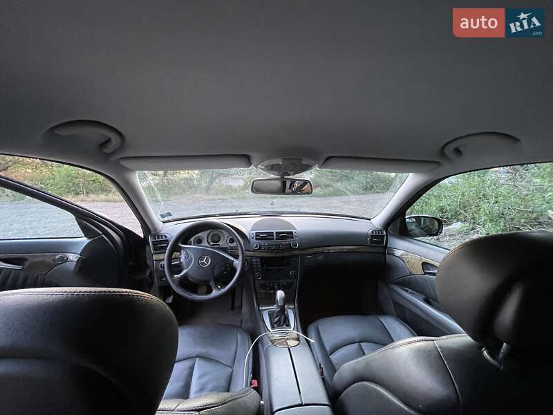 Mercedes-Benz E-Class 2005