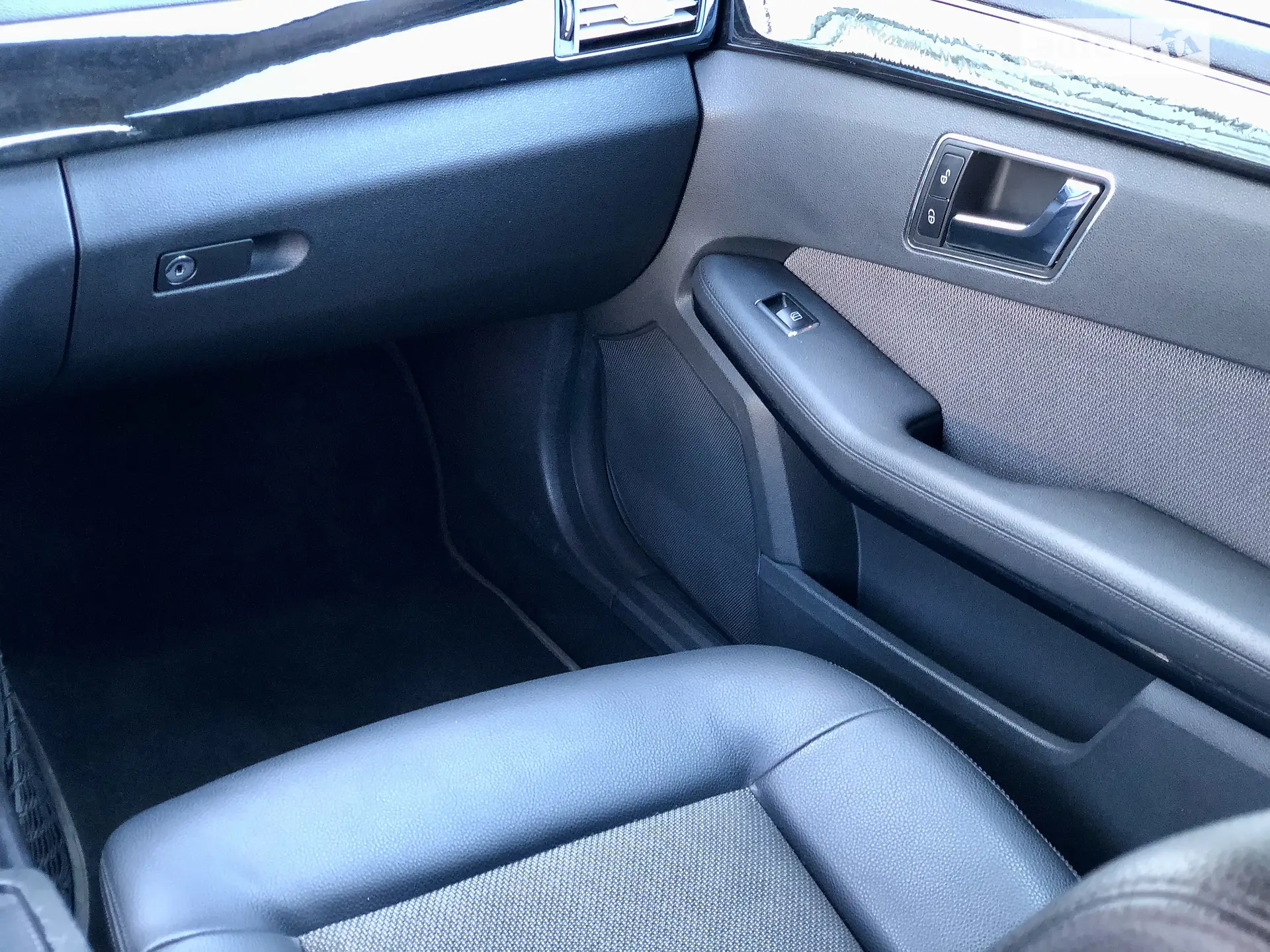2010 Mercedes-Benz E-klasse - мініатюра 11