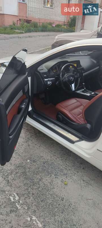 Купе Mercedes-Benz E-Class 2011 в Львові