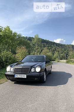 Седан Mercedes-Benz E-Class 1997 в Хусте