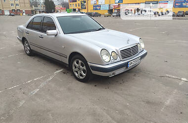 Седан Mercedes-Benz E-Class 1999 в Житомире