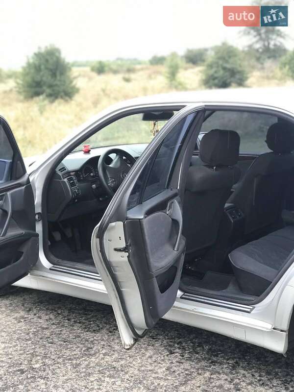 Универсал Mercedes-Benz E-Class 2002 в 