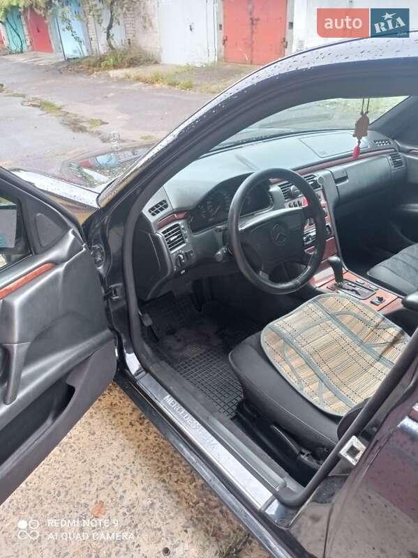 Седан Mercedes-Benz E-Class 1998 в Николаеве