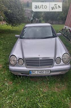 Седан Mercedes-Benz E-Class 1999 в Львові