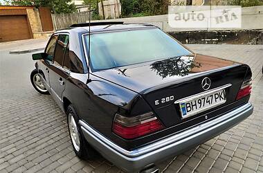 Седан Mercedes-Benz E-Class 1993 в Одесі