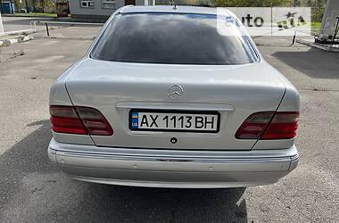 Седан Mercedes-Benz E-Class 2001 в Змиеве