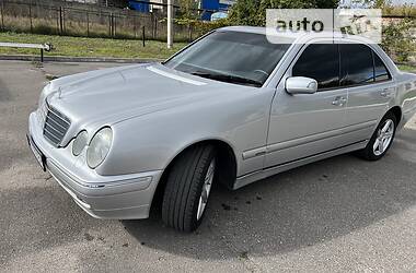 Седан Mercedes-Benz E-Class 2001 в Змиеве