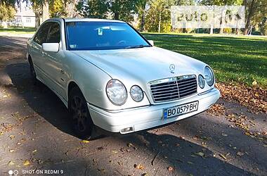 Седан Mercedes-Benz E-Class 1998 в Теофиполе