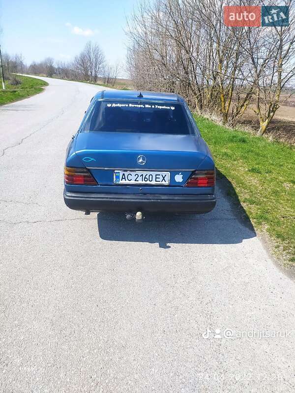 Mercedes-Benz E-Class 1989