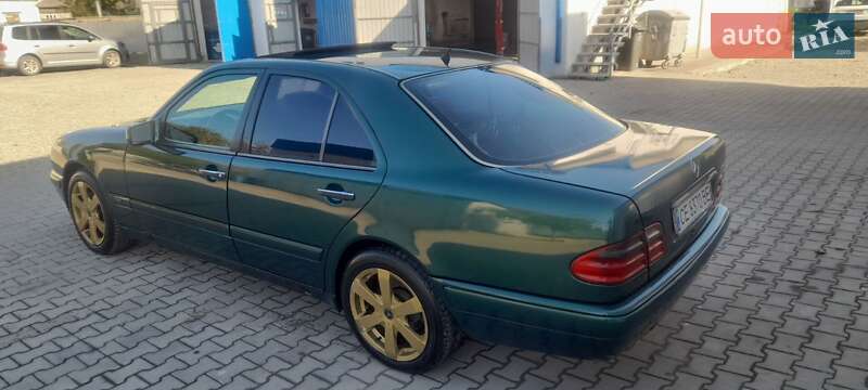 Седан Mercedes-Benz E-Class 1997 в Чернівцях