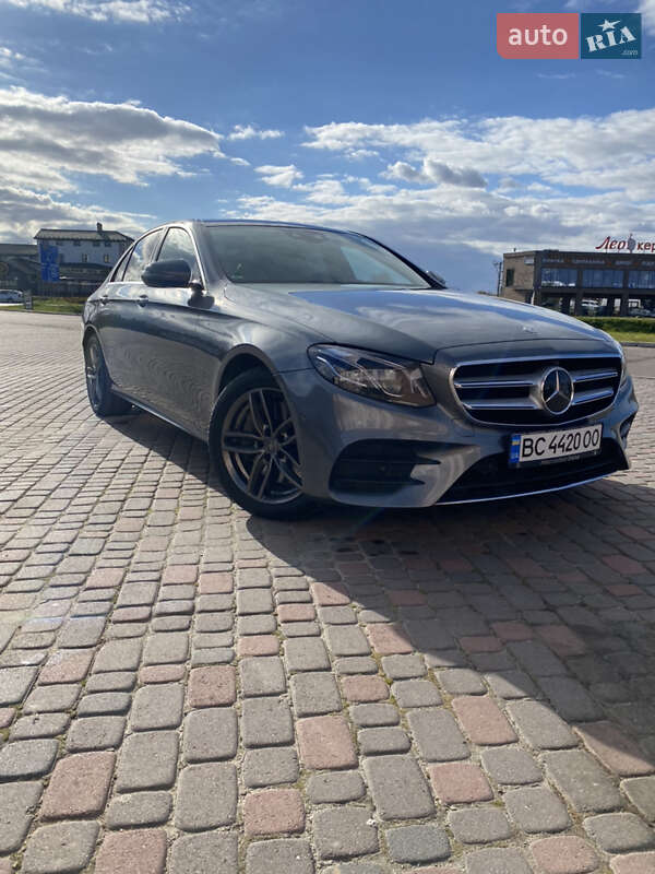 Седан Mercedes-Benz E-Class 2016 в Львове