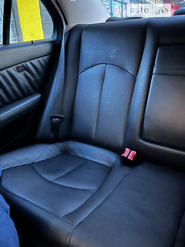 Седан Mercedes-Benz E-Class 2007 в Львові