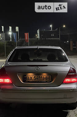 Седан Mercedes-Benz E-Class 2004 в Чернівцях