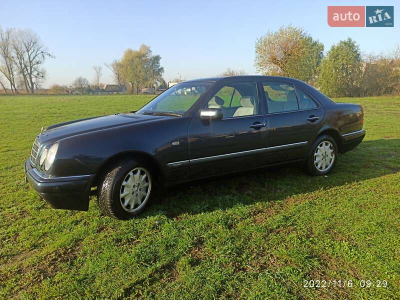 Седан Mercedes-Benz E-Class 1997 в Полтаві