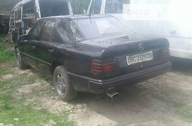 Седан Mercedes-Benz E-Class 1987 в 