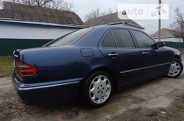 Седан Mercedes-Benz E-Class 2000 в Умані