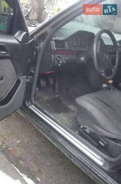 Седан Mercedes-Benz E-Class 1995 в 
